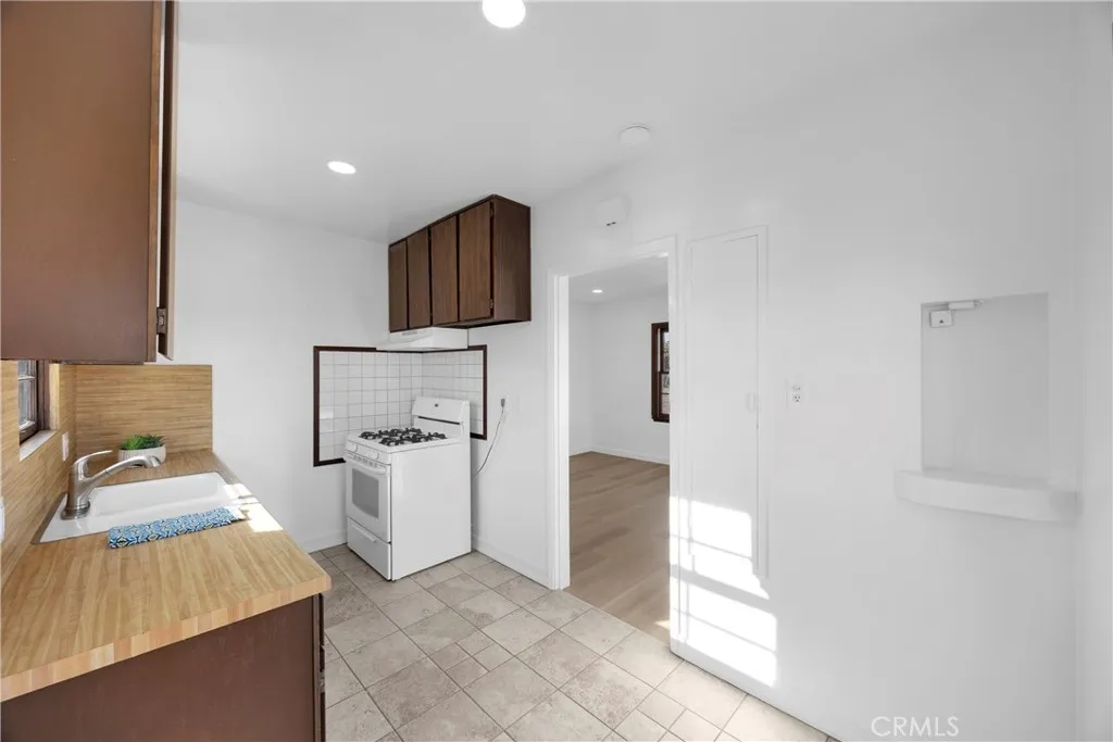 74 Argonne, Long Beach, California 90803 home-pic-38