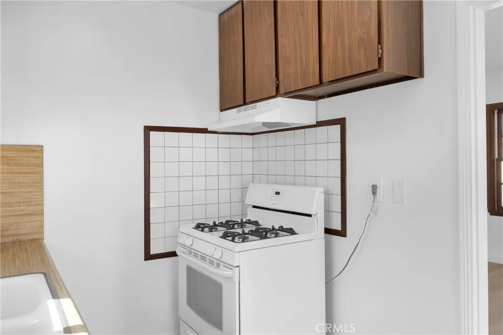 74 Argonne, Long Beach, California 90803 home-pic-39