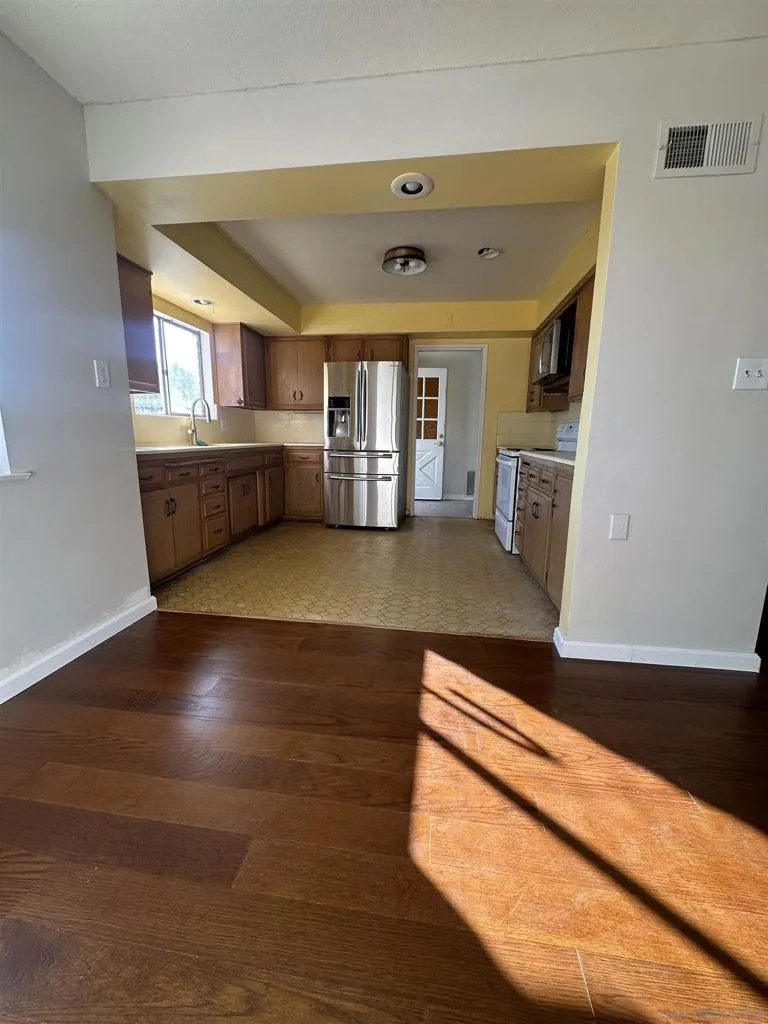 3246 Grand Ave, San Marcos, California 92078 home-pic-25