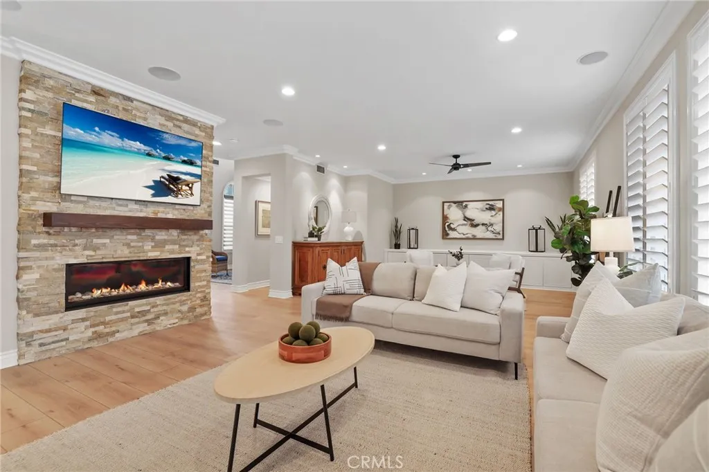 18692 Calera Drive, Huntington Beach, California 92648 home-pic-26