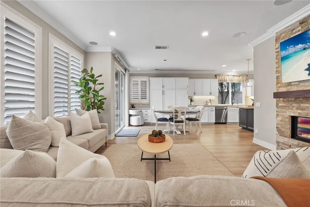 18692 Calera Drive, Huntington Beach, California 92648 home-pic-23