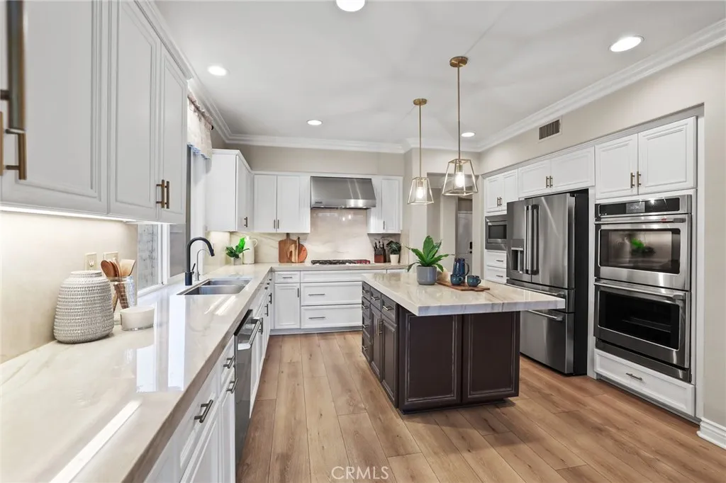 18692 Calera Drive, Huntington Beach, California 92648 home-pic-32