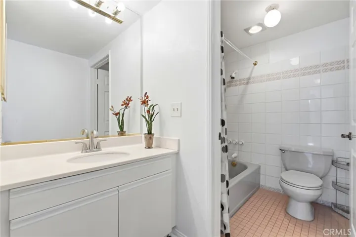 Full bath on first level