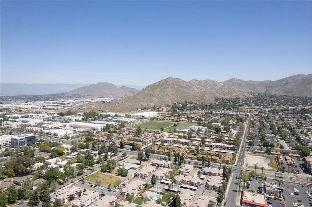 1317 Massachusetts Avenue 202, Riverside, California 92507 home-pic-30