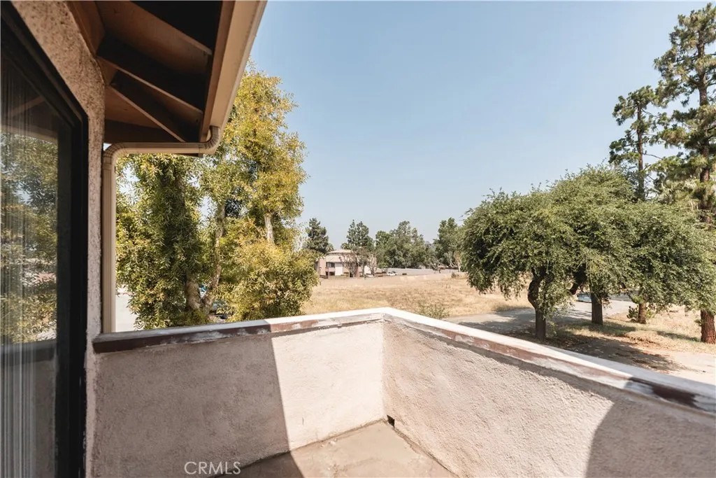 1317 Massachusetts Avenue 202, Riverside, California 92507 home-pic-19
