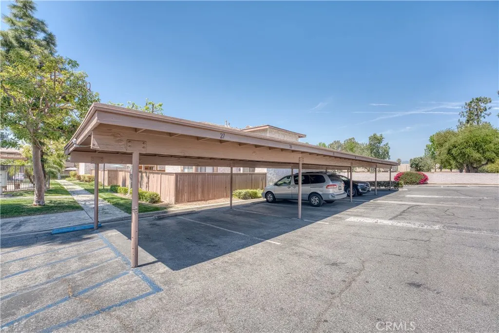 1317 Massachusetts Avenue 202, Riverside, California 92507 home-pic-20
