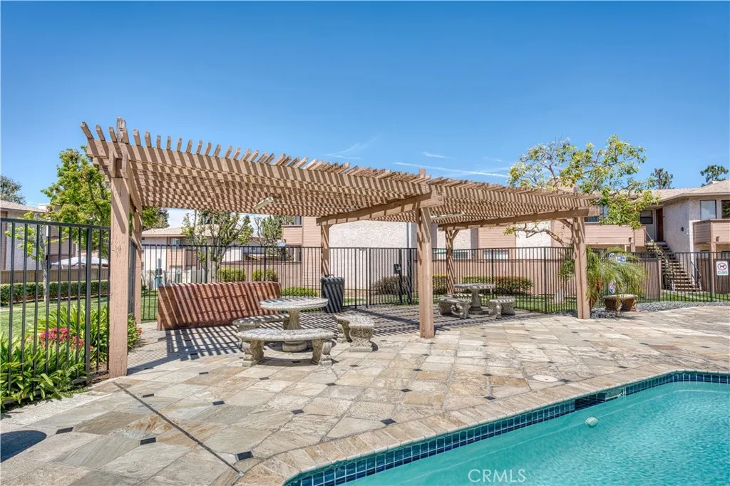 1317 Massachusetts Avenue 202, Riverside, California 92507 home-pic-22