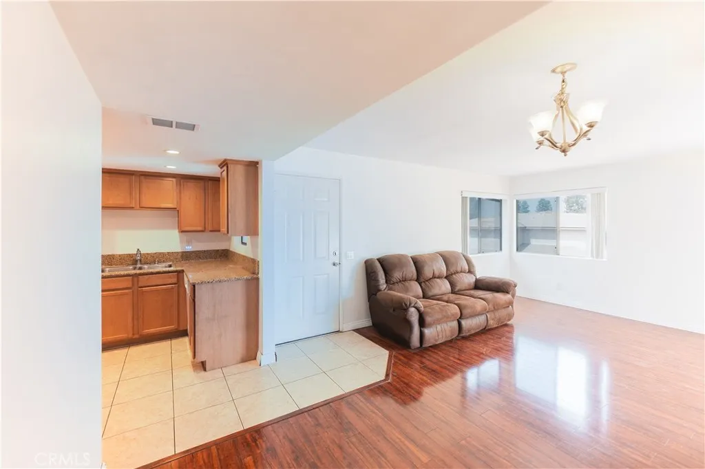 1317 Massachusetts Avenue 202, Riverside, California 92507 home-pic-3