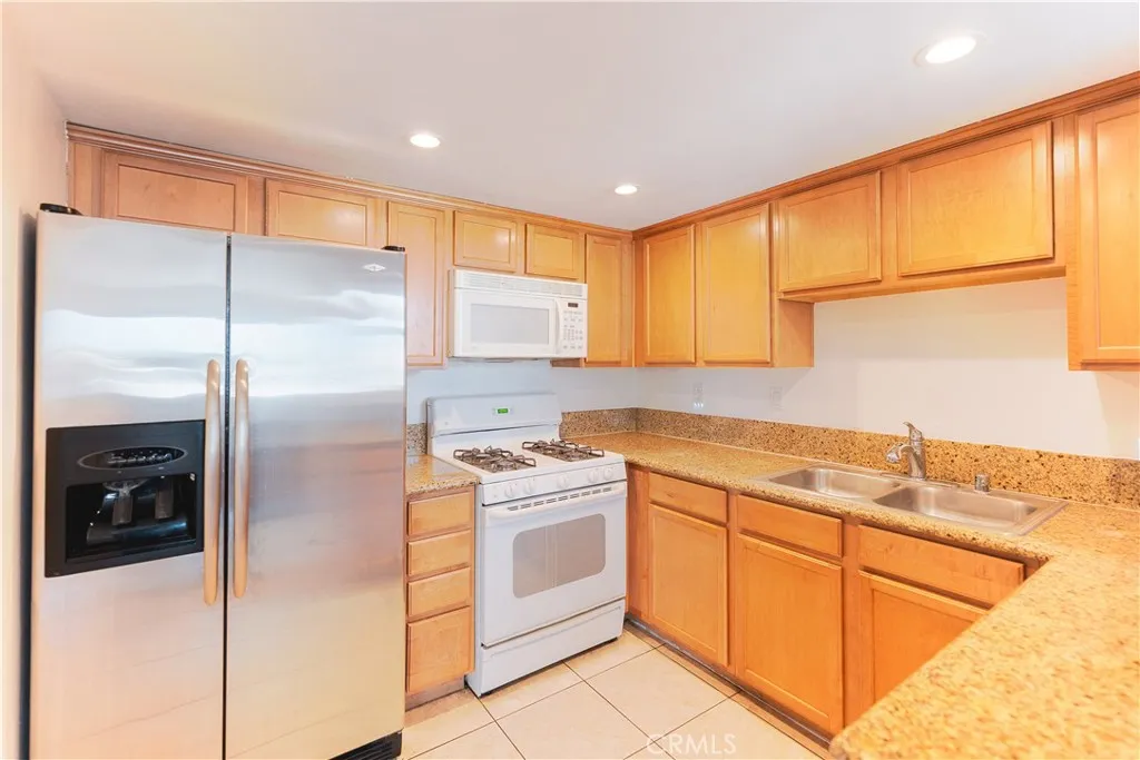1317 Massachusetts Avenue 202, Riverside, California 92507 home-pic-9