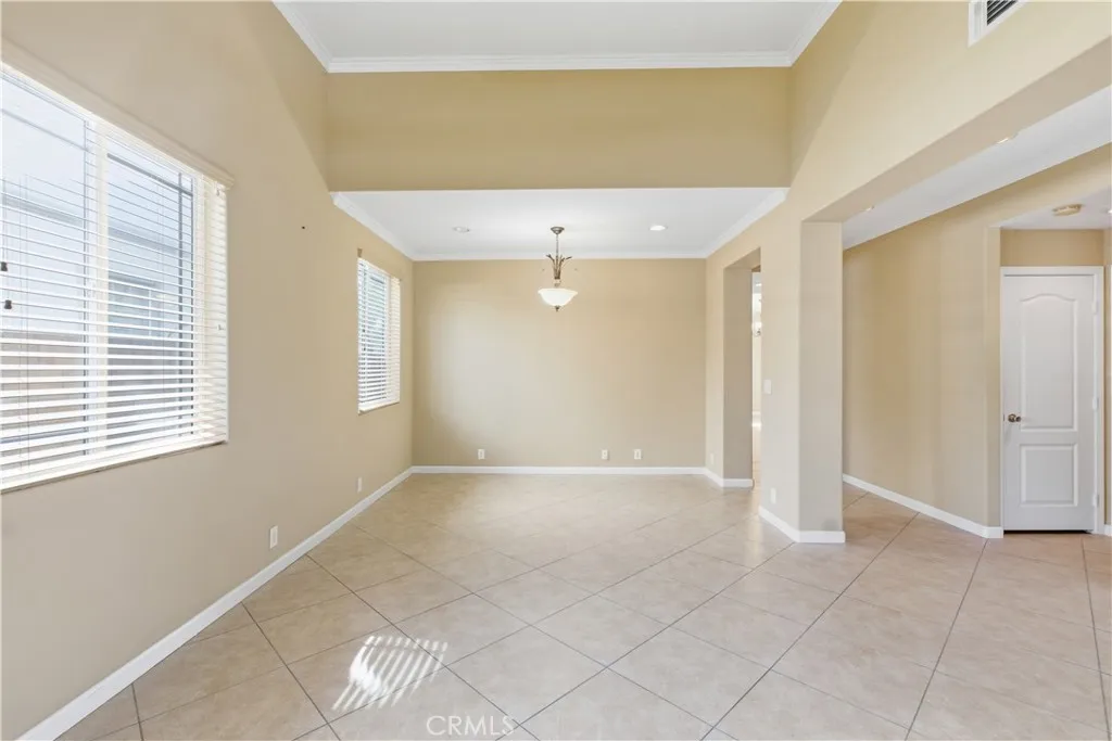 6958 Amigo, Reseda, California 91335 home-pic-4