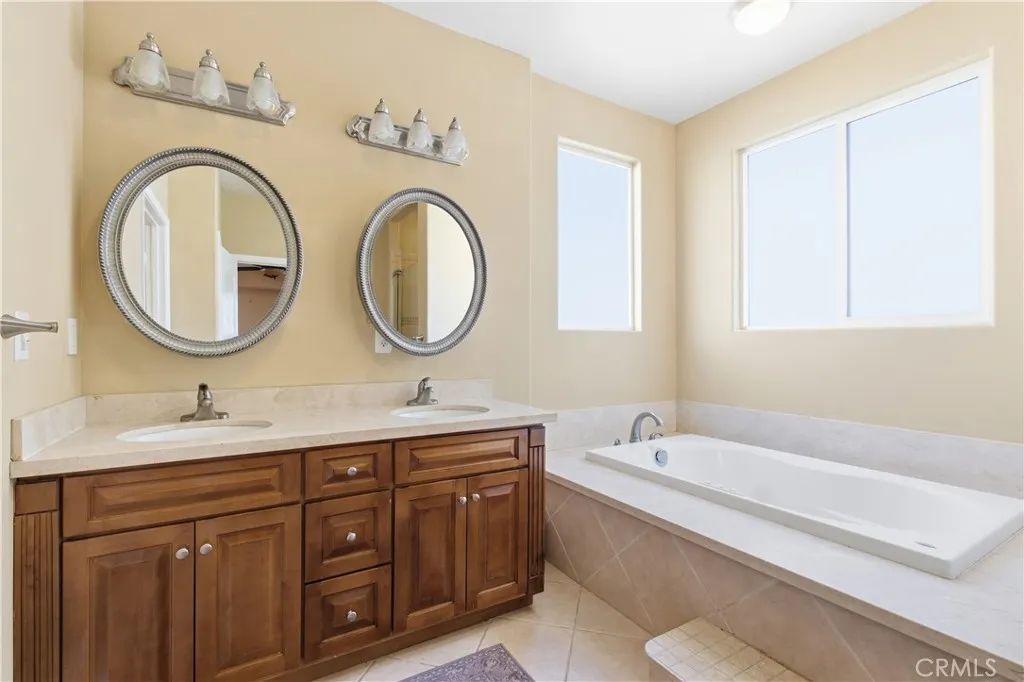 6958 Amigo, Reseda, California 91335 home-pic-21