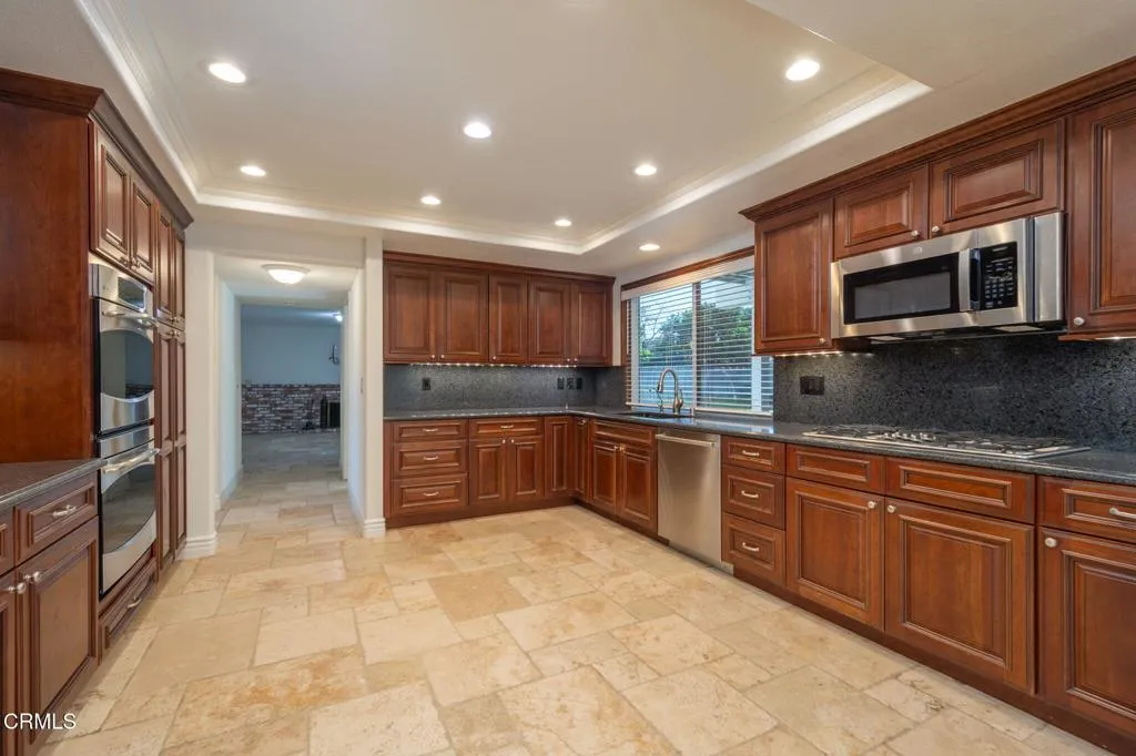 273 Gorrion Avenue, Ventura, California 93004 home-pic-16