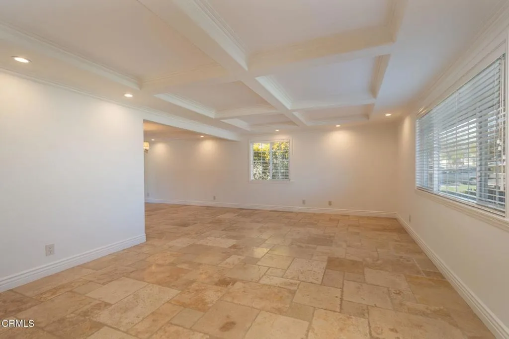 273 Gorrion Avenue, Ventura, California 93004 home-pic-11