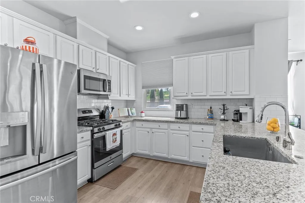 2350 S Via Esplanade 31, Ontario, California 91762 home-pic-6