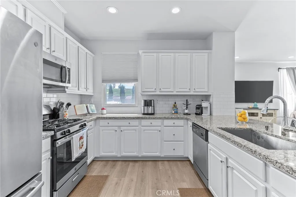 2350 S Via Esplanade 31, Ontario, California 91762 home-pic-7