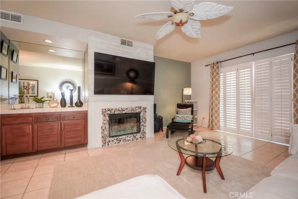 43756 Avenida Alicante, Palm Desert, California 92211 home-pic-11