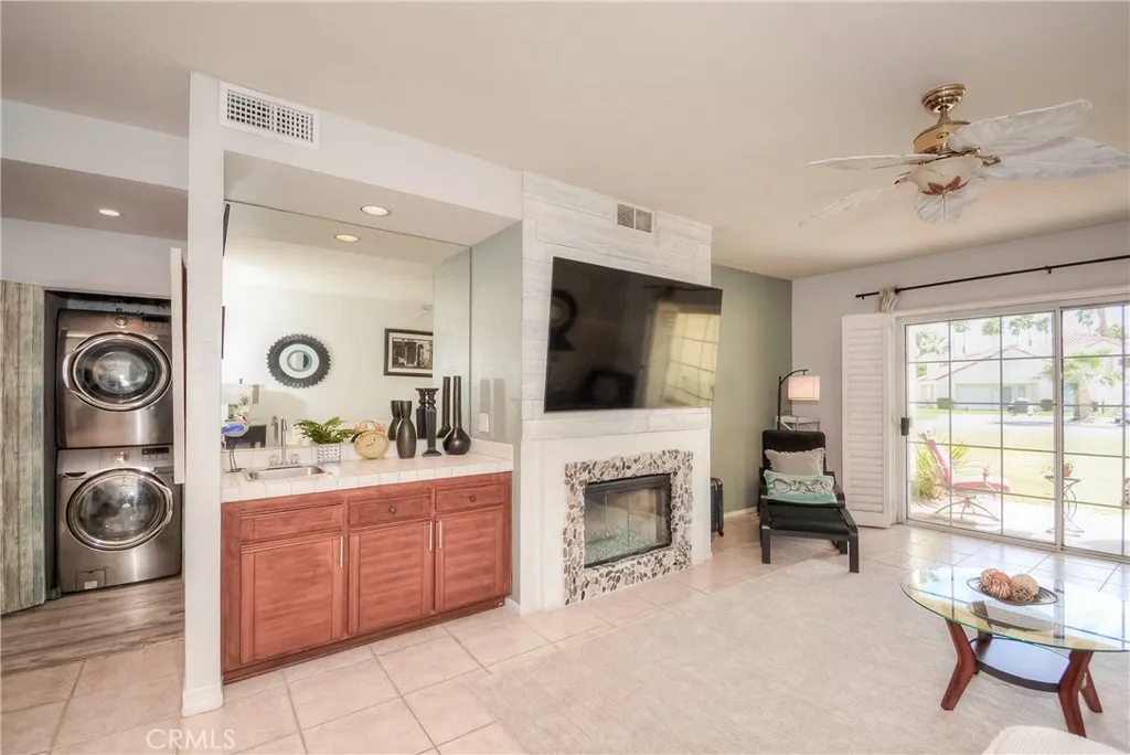 43756 Avenida Alicante, Palm Desert, California 92211 home-pic-9