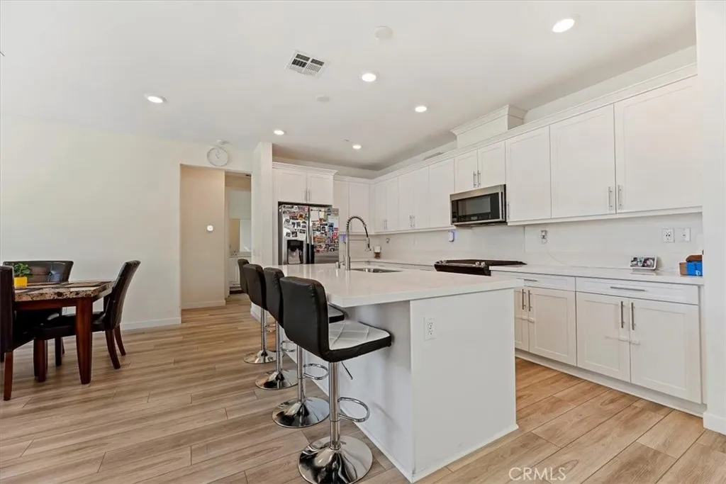20911 Jennings Way, Newhall, California 91321 home-pic-12