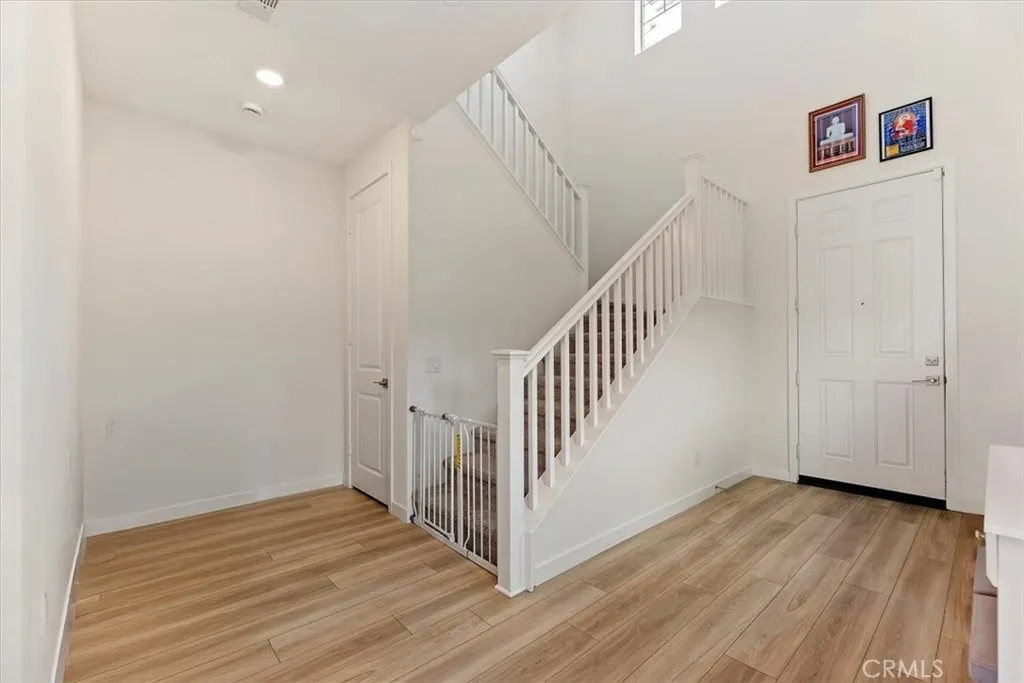 20911 Jennings Way, Newhall, California 91321 home-pic-7