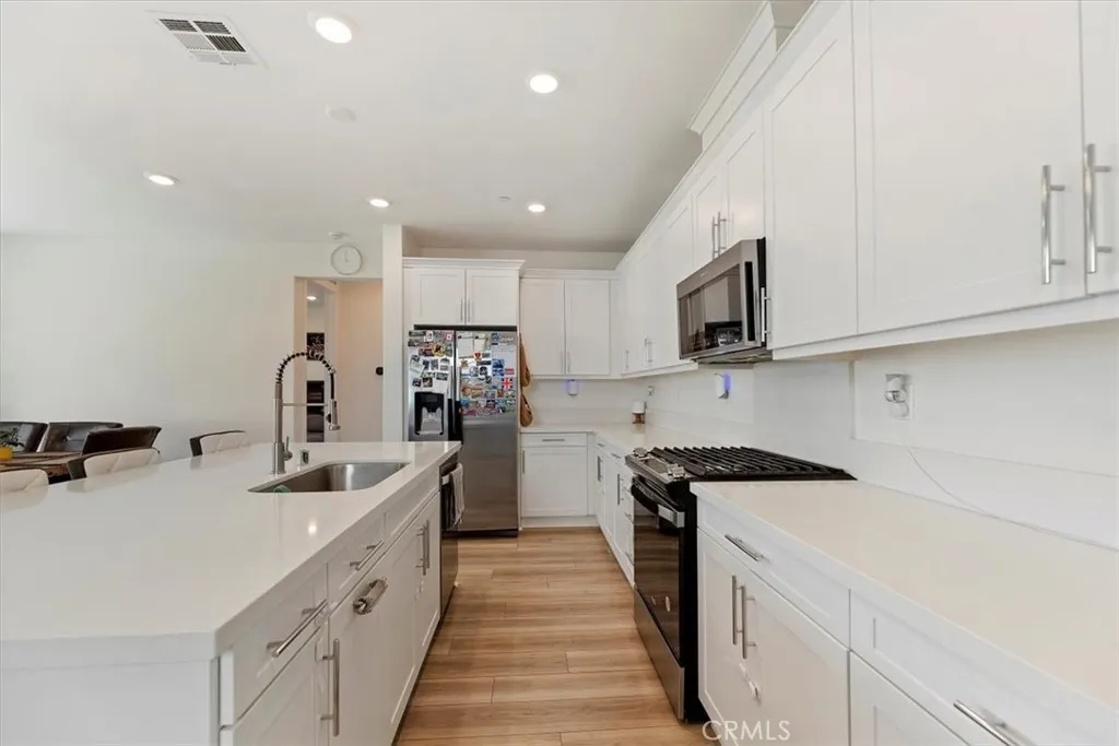 20911 Jennings Way, Newhall, California 91321 home-pic-11
