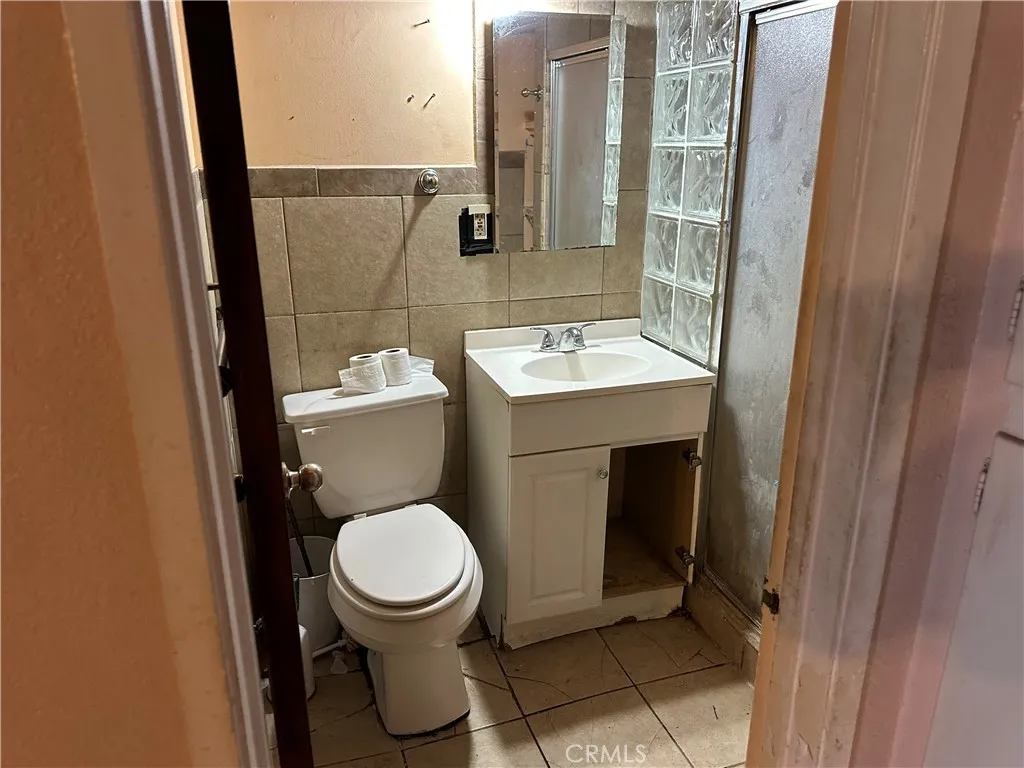 8584 Camelia, Riverside, California 92504 home-pic-21