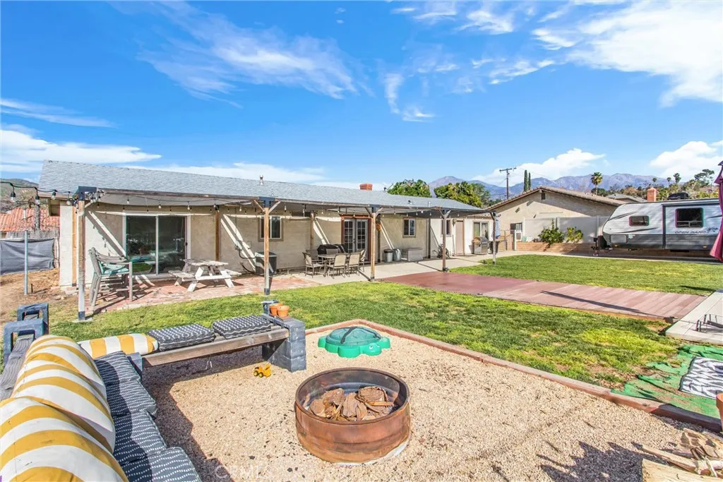 33241 Avenue D, Yucaipa, California 92399 home-pic-24