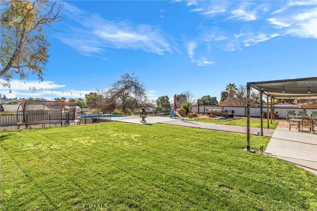 33241 Avenue D, Yucaipa, California 92399 home-pic-26