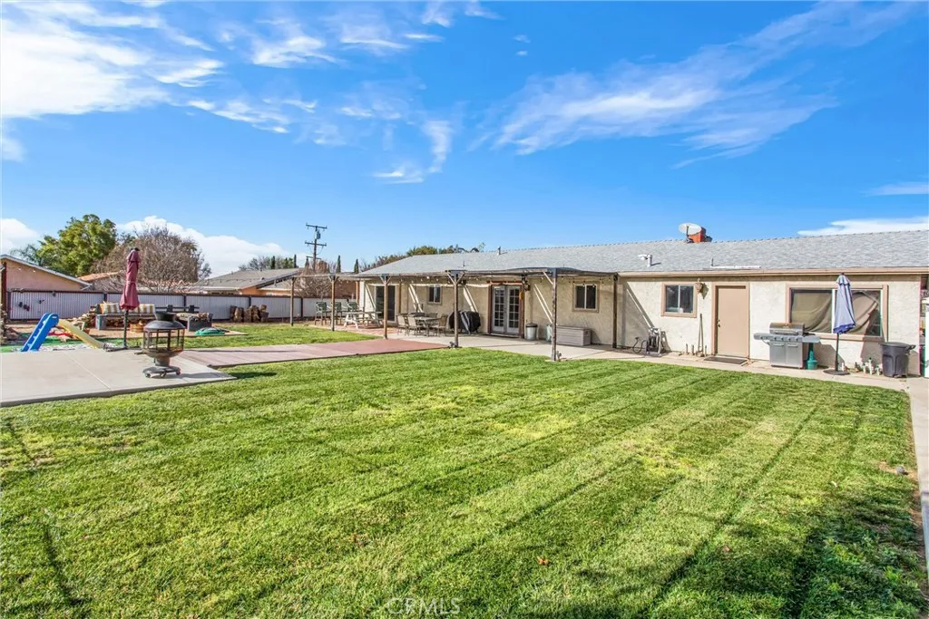 33241 Avenue D, Yucaipa, California 92399 home-pic-23
