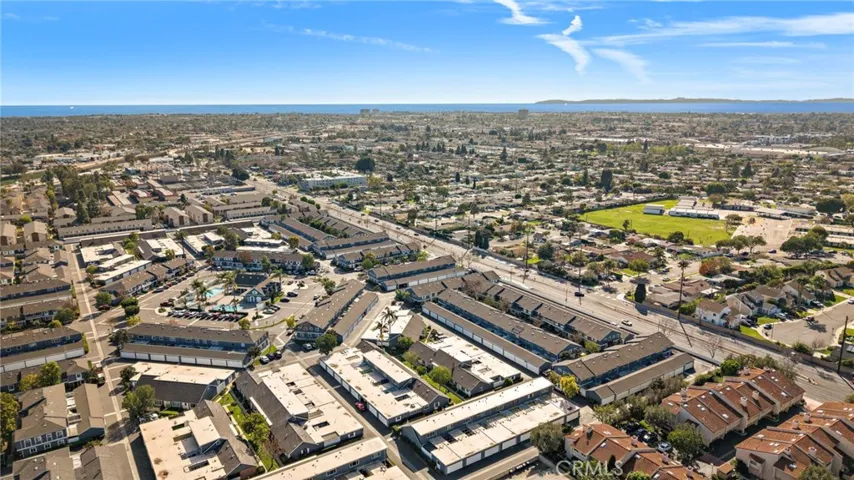 Close to College Park Elementary School with Chinese Immersion Program and the beach is nearby!