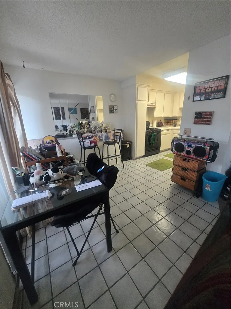 17901 Pollard, Huntington Beach, California 92647 home-pic-4