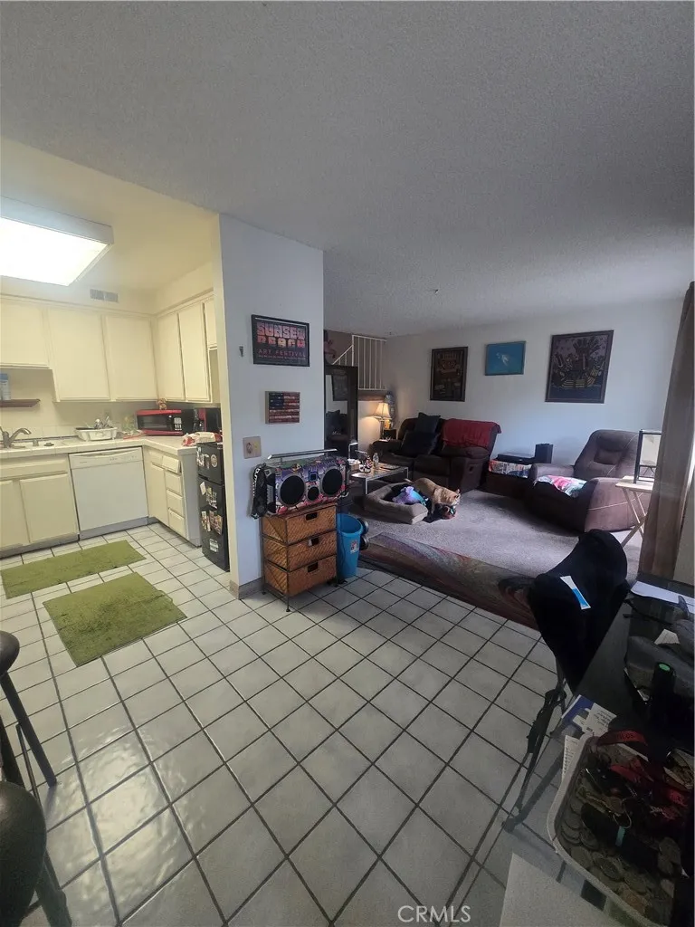 17901 Pollard, Huntington Beach, California 92647 home-pic-6