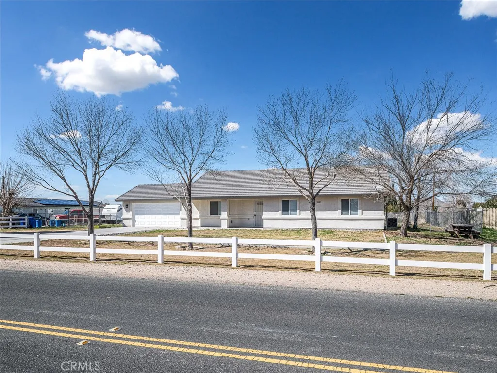 14266 Kiowa, Apple Valley, California 92307 home-pic-2
