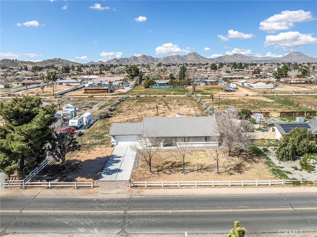 14266 Kiowa, Apple Valley, California 92307 home-pic-8
