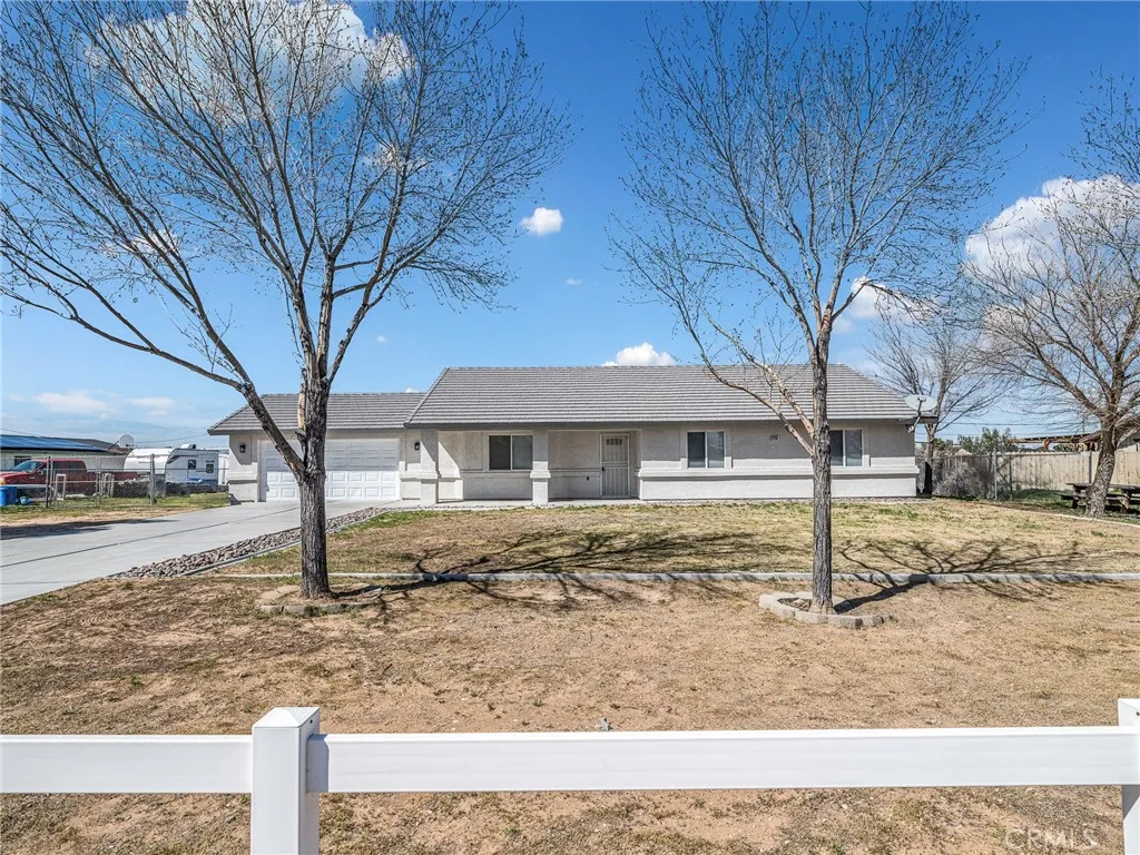 14266 Kiowa, Apple Valley, California 92307 home-pic-7