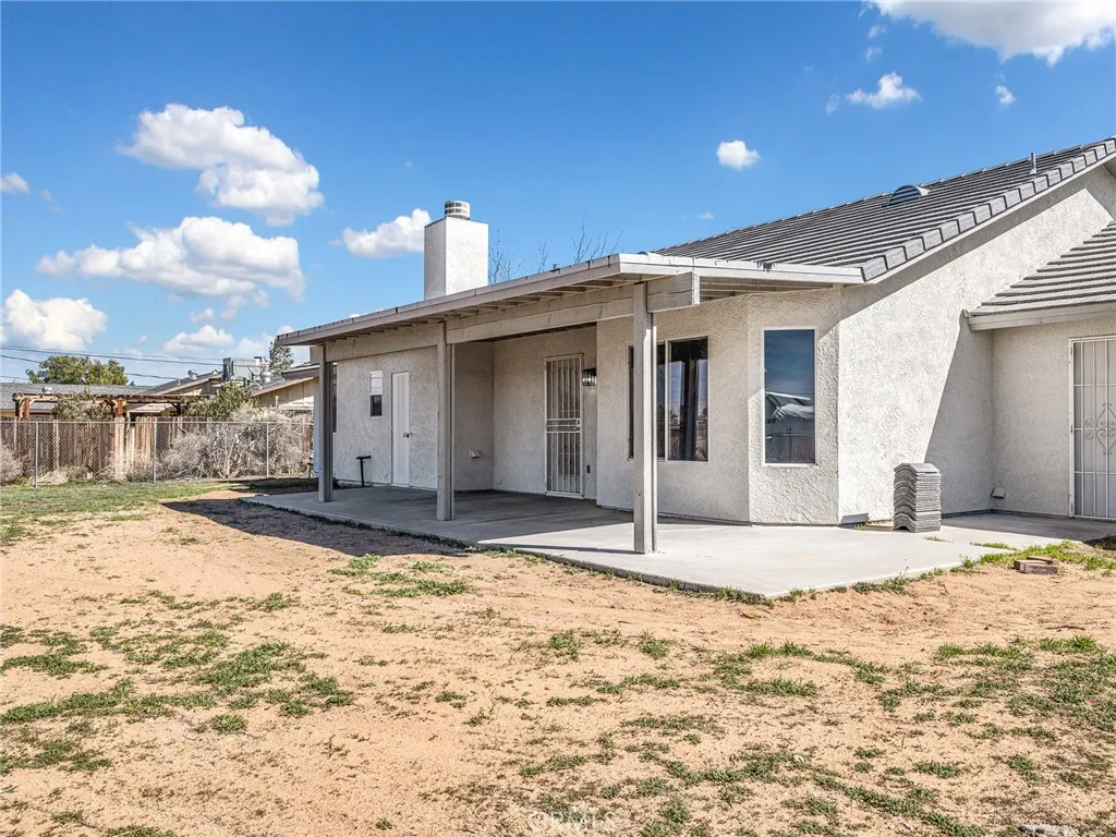 14266 Kiowa, Apple Valley, California 92307 home-pic-24