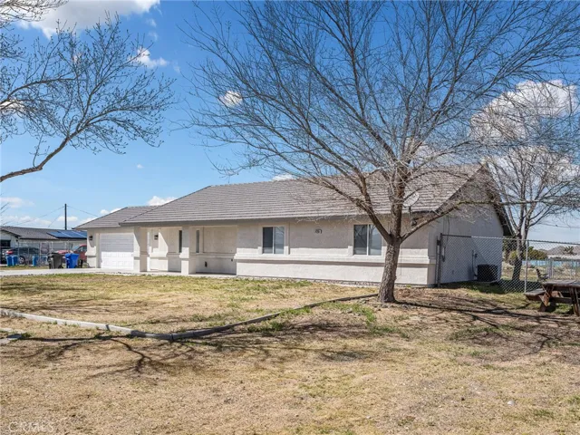 Experience the freedom of owning a full acre with room to breathe, park your RV, and enjoy the peaceful surroundings of Apple Valley Ranchos