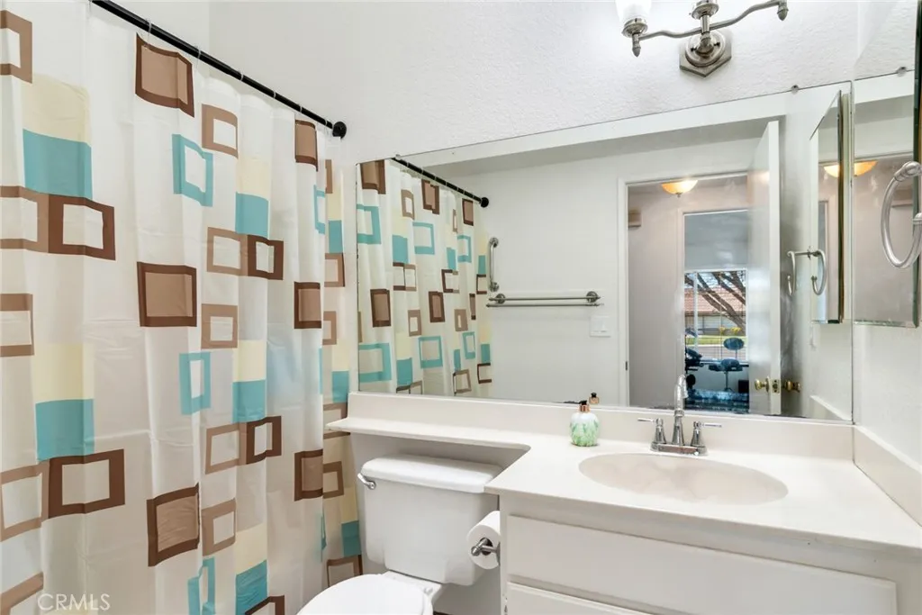 616 S. Millard Ave, Rialto, California 92376 home-pic-9