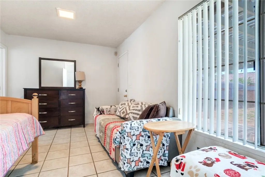 616 S. Millard Ave, Rialto, California 92376 home-pic-18