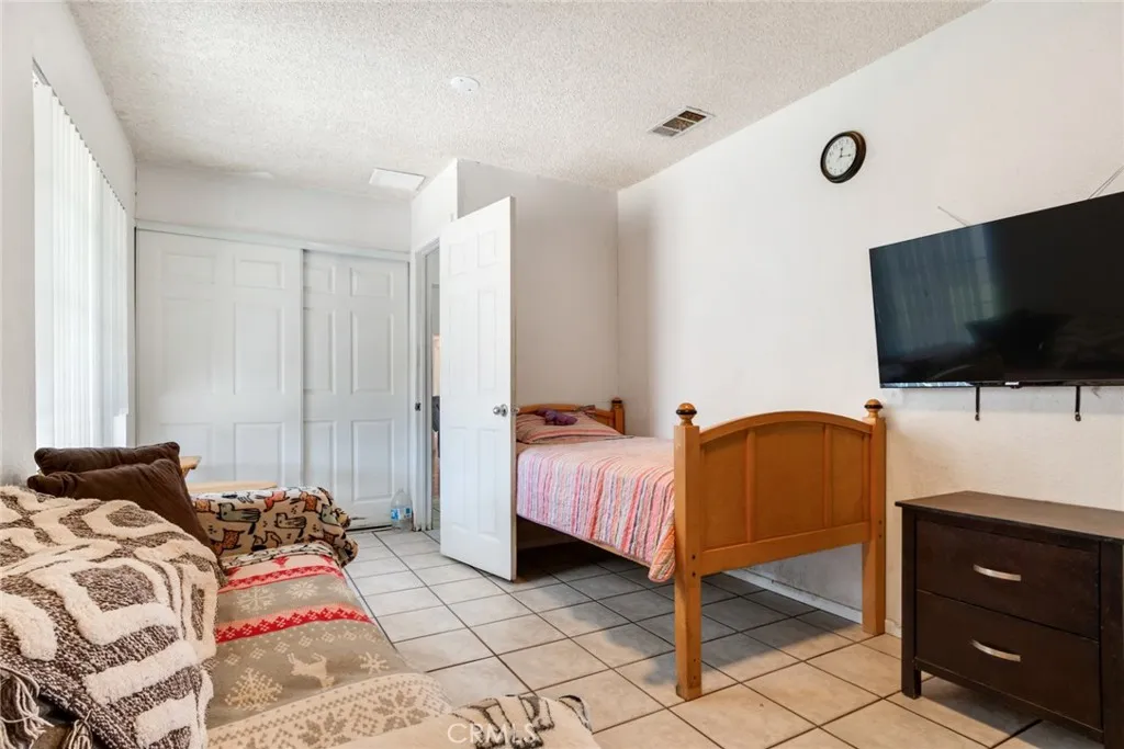 616 S. Millard Ave, Rialto, California 92376 home-pic-19