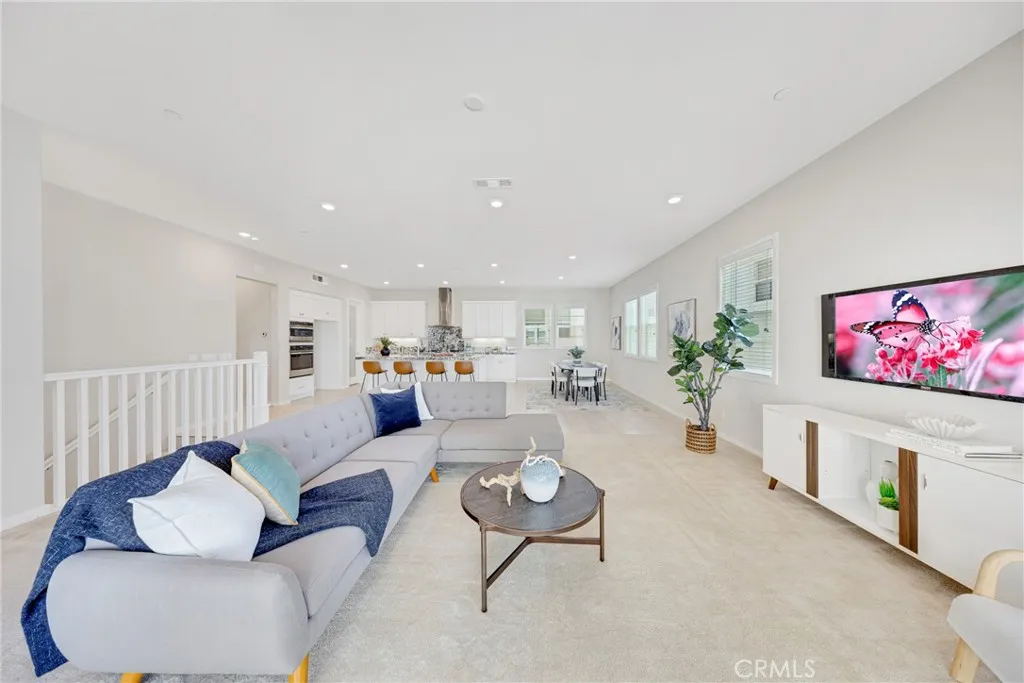 104 Sculpture, Irvine, California 92618 home-pic-1