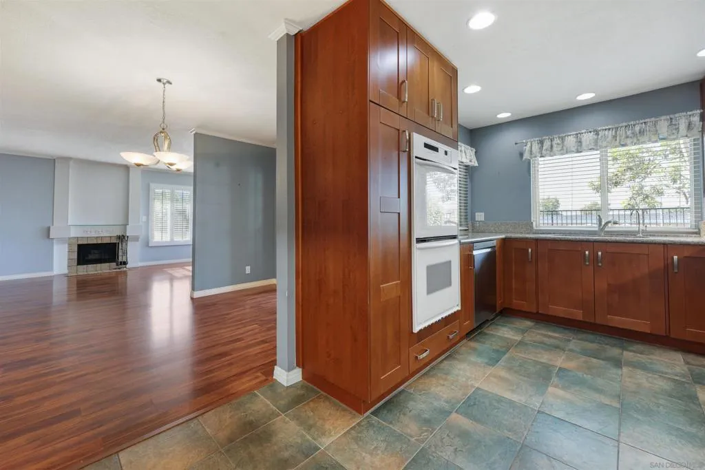 5605 Friars Rd. 280, San Diego, California 92110 home-pic-4