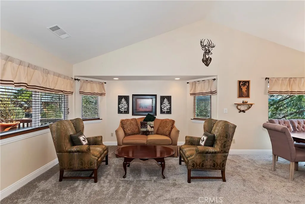 26520 Walnut Hills Drive, Lake Arrowhead, California 92352 home-pic-4