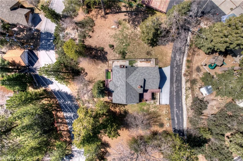 26520 Walnut Hills Drive, Lake Arrowhead, California 92352 home-pic-30