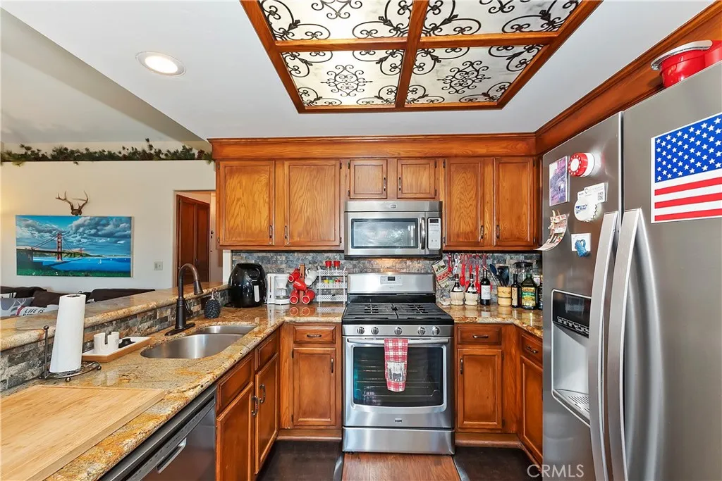 26520 Walnut Hills Drive, Lake Arrowhead, California 92352 home-pic-16