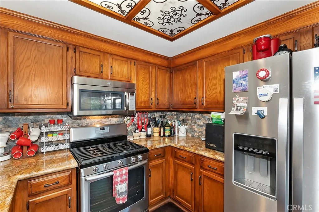 26520 Walnut Hills Drive, Lake Arrowhead, California 92352 home-pic-17