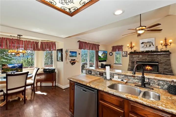 Dining Area/Kitchen