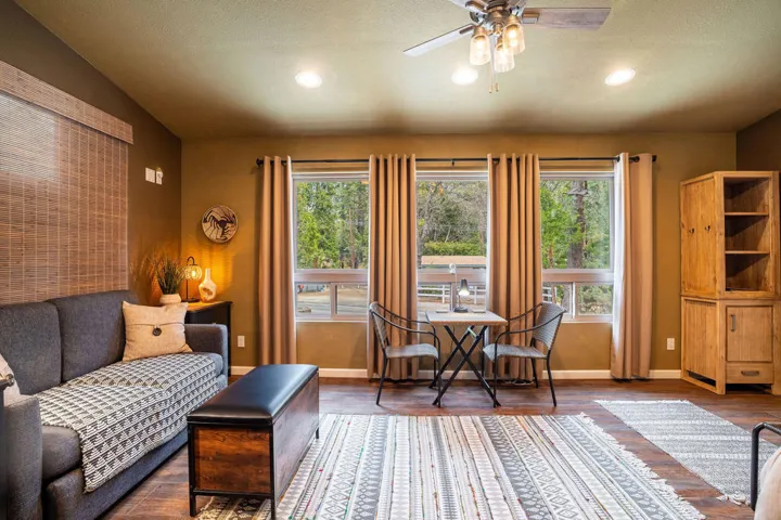 25169FranklinDr-40