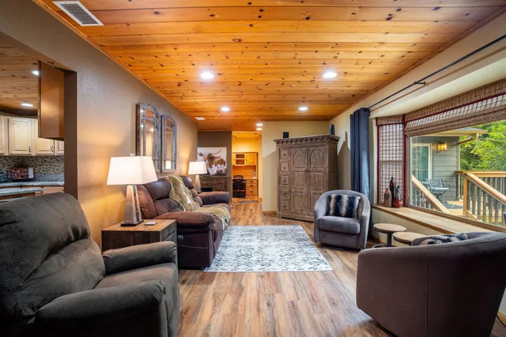 25169FranklinDr-10
