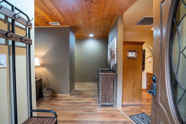 25169FranklinDr-7