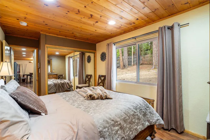 25169FranklinDr-24